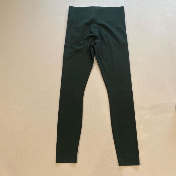 Fabletics Women’s Green High Rise Leggings Size M Athletic Yoga Pants - Picture 2 of 8